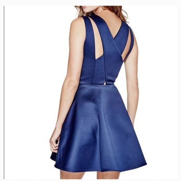 Guess dress  - Picture 2 of 4